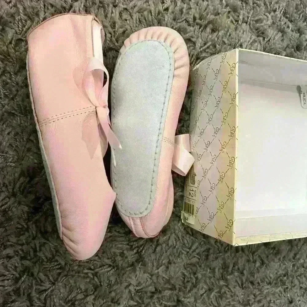 Designer’s Touch Sabrina Ballet Leather Flats (Size 12 girls)